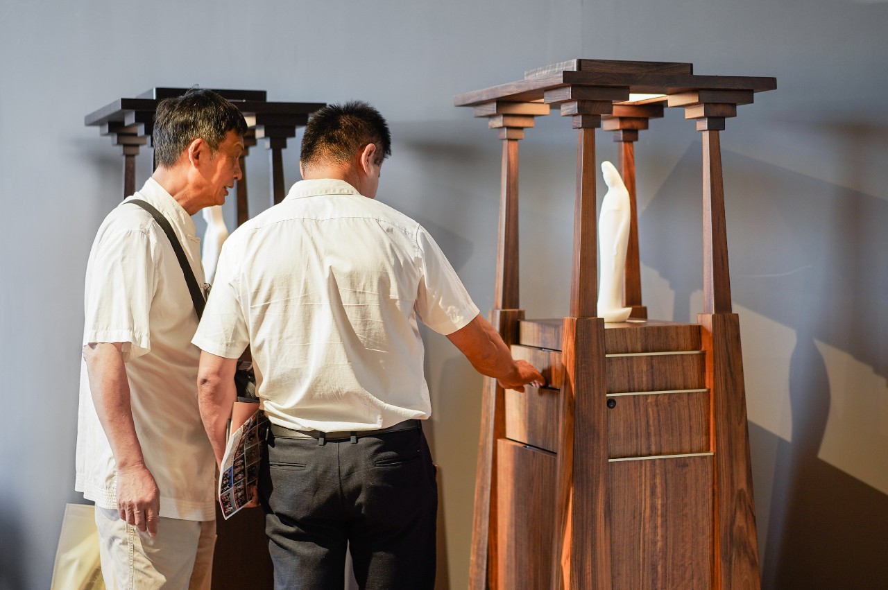 澳珀展览 为信仰 为生活-澳珀家俱-可收藏的当代家具